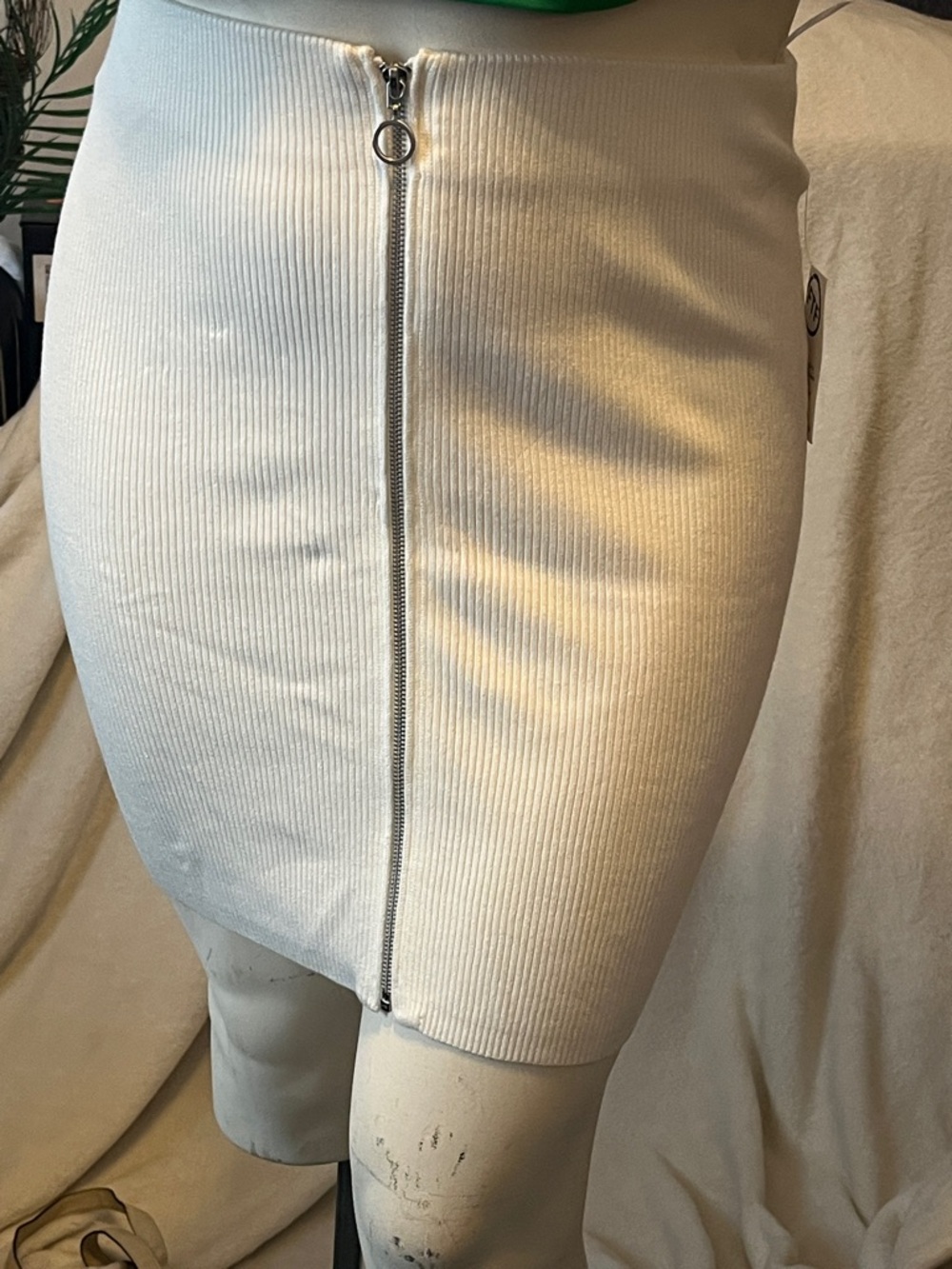 Fashion to Figure Cream Ribbed Pencil Skirt with Front Silver Zip